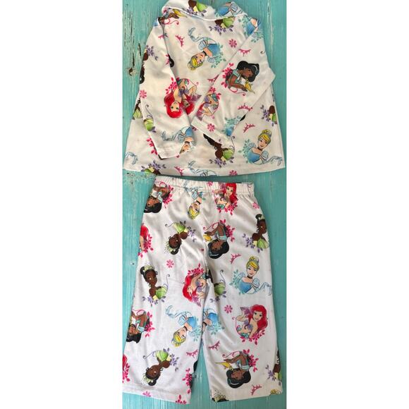 Disney Princess Pajama Set Size 2T - Picture 2 of 5